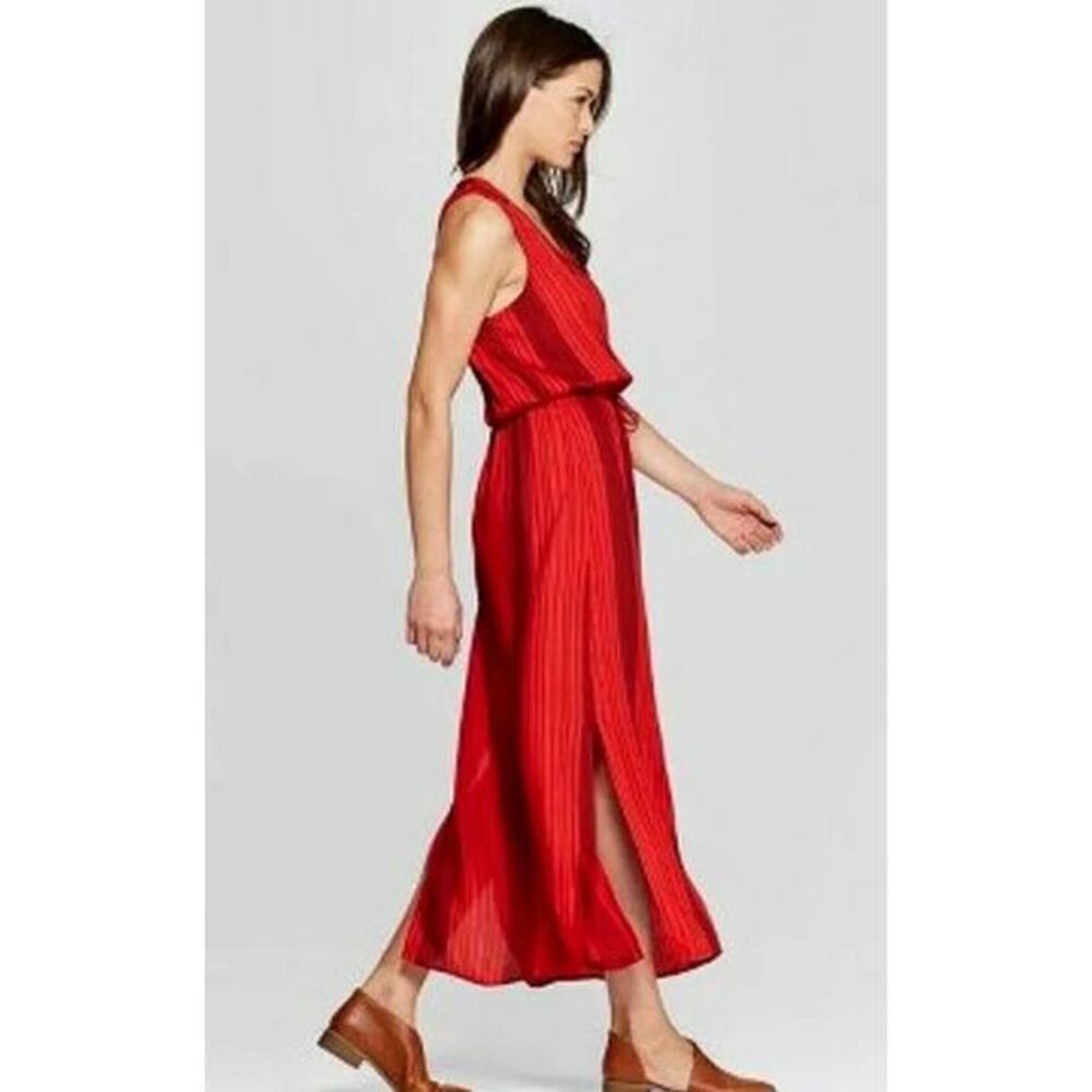 Universal Thread VERTICAL STRIPED SLEEVELESS V-NECK RED MAXI DRESS - Small